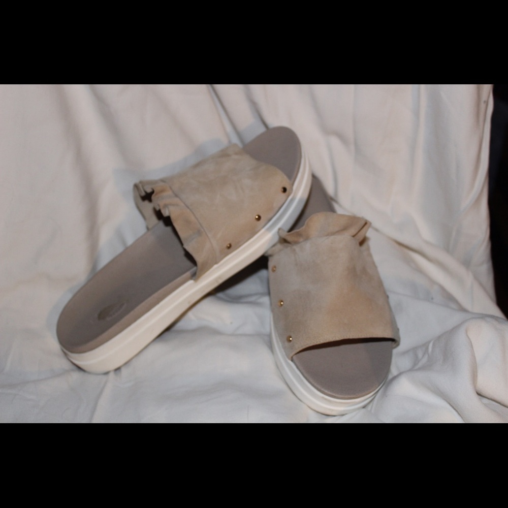 Super cute Dr. Scholl’s Sandals!!!